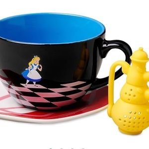 NWT ALICE IN WONDERLAND MUG SAUCER AND TEA INFUSER